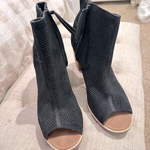Toms Black Ankle Boots Slip-On Style